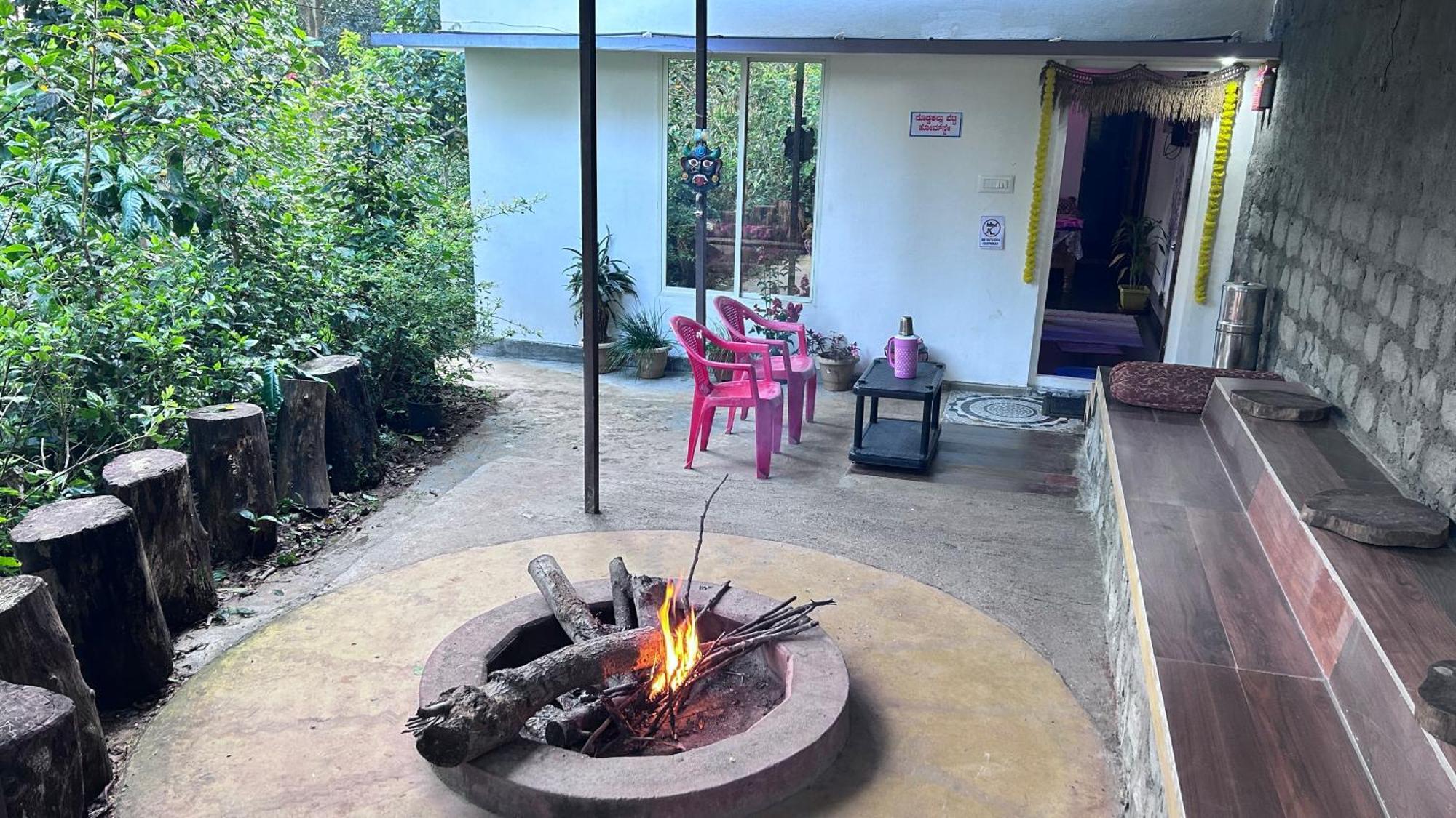 Somvārpet Doddakallu Betta Homestay Coorg מראה חיצוני תמונה
